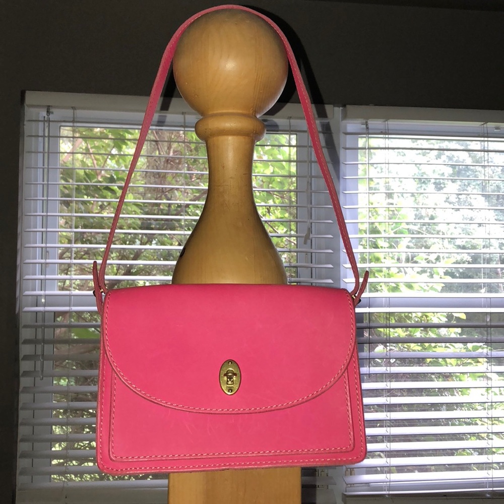Fossil 💗leather hand bag💗